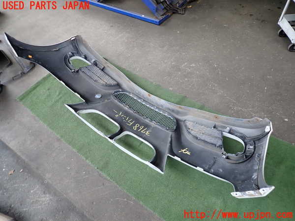 2UPJ-9237681010]BMW 320i ツーリング(US20)フロントバンパー 中古_4