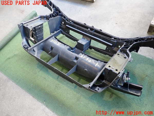 2UPJ-9237681041]BMW 320i ツーリング(US20)コアサポート 中古_5