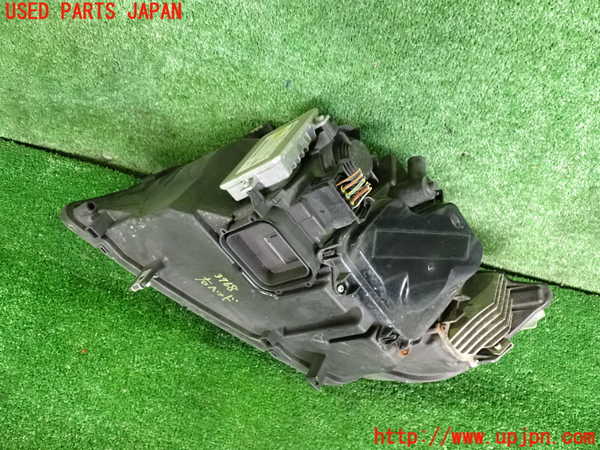 2UPJ-9237681130]BMW 320i ツーリング(US20)右ヘッドライト HID 中古_2