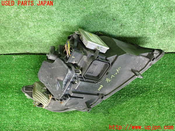 2UPJ-9237681132]BMW 320i ツーリング(US20)左ヘッドライト HID 中古_2