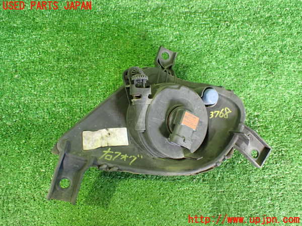 2UPJ-9237681180]BMW 320i ツーリング(US20)右フォグ 中古_2