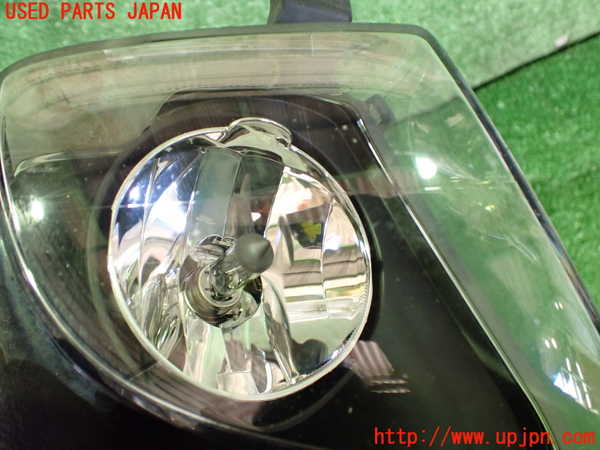 2UPJ-9237681180]BMW 320i ツーリング(US20)右フォグ 中古_3