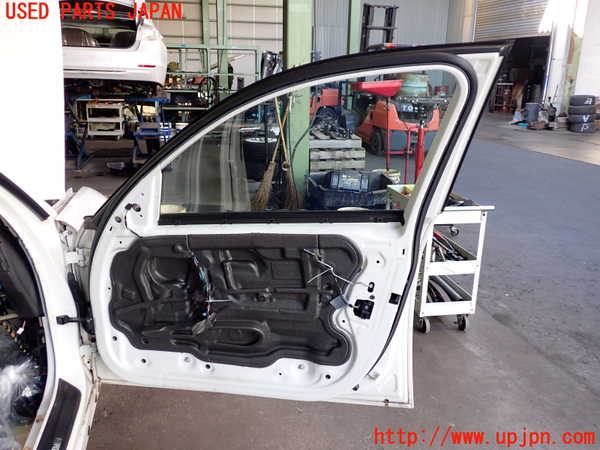 2UPJ-9237681230]BMW 320i ツーリング(US20)右前ドア (43R-001582) 中古_5