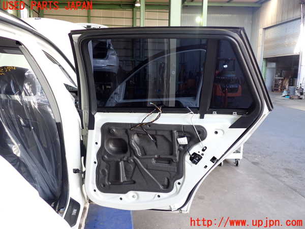 2UPJ-9237681290]BMW 320i ツーリング(US20)右後ドア (43R-001582) 中古_4