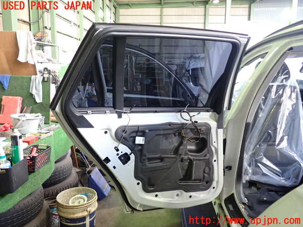 2UPJ-9237681320]BMW 320i ツーリング(US20)左後ドア (43R-001582) (ジャンク品) 中古_5
