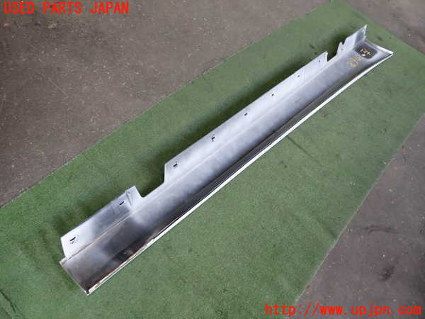 2UPJ-9237681392]BMW 320i ツーリング(US20)左サイドステップ 中古_4