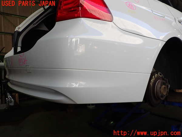 2UPJ-9237681610]BMW 320i ツーリング(US20)リアバンパー 中古_4