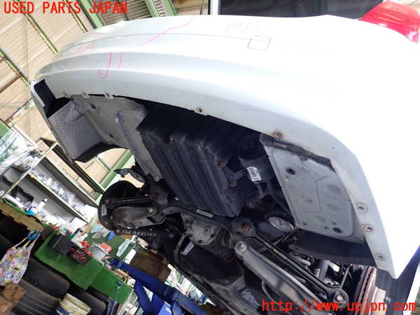 2UPJ-9237681610]BMW 320i ツーリング(US20)リアバンパー 中古_5