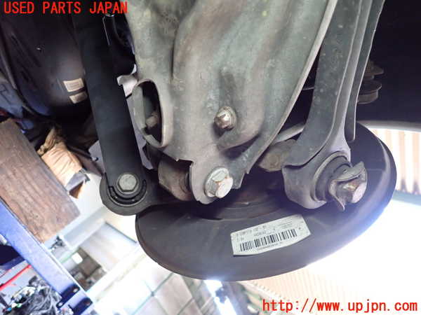 2UPJ-9237684300]BMW 320i ツーリング(US20)右リアナックルハブ 中古_2