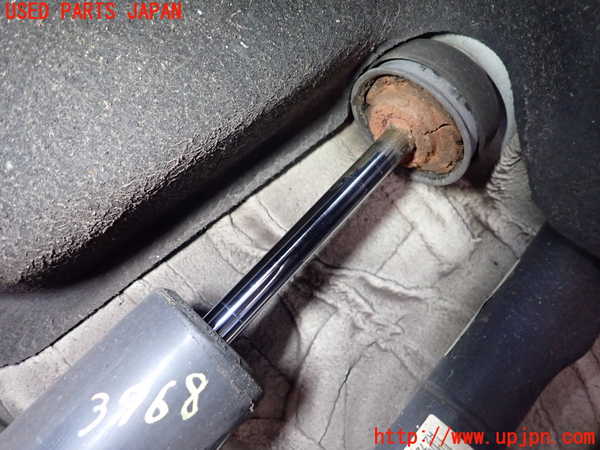 2UPJ-9237685070]BMW 320i ツーリング(US20)右リアショックアブソーバー 中古_2