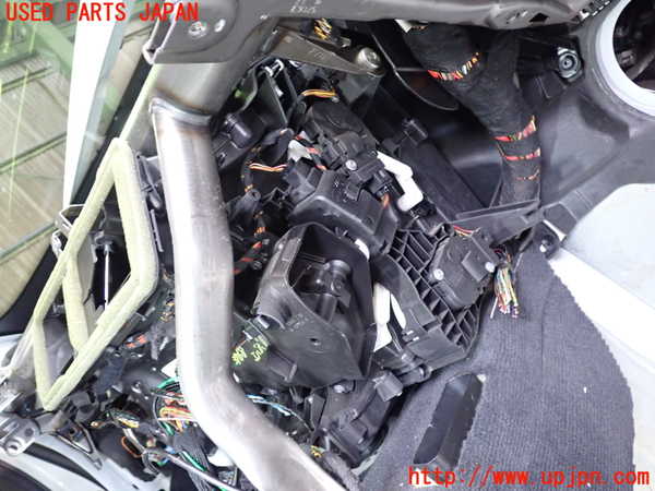 2UPJ-9237686081]BMW 320i ツーリング(US20)エバポレーター1 中古_2