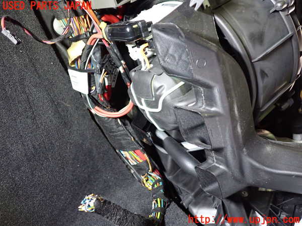 2UPJ-9237686081]BMW 320i ツーリング(US20)エバポレーター1 中古_3