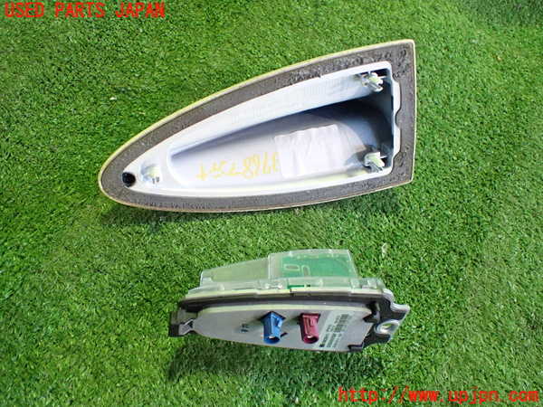 2UPJ-9237686550]BMW 320i ツーリング(US20)アンテナ 中古_3