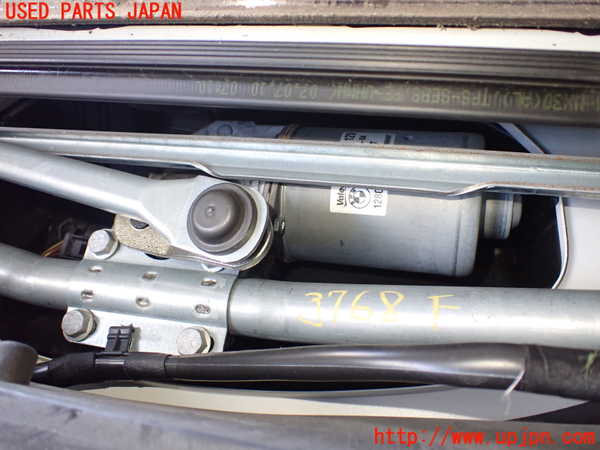 2UPJ-9237686770]BMW 320i ツーリング(US20)フロントワイパーモーター 中古_2