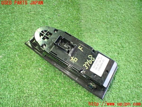 2UPJ-9237686240]BMW 320i ツーリング(US20)右前パワーウィンドウスイッチ 中古_2