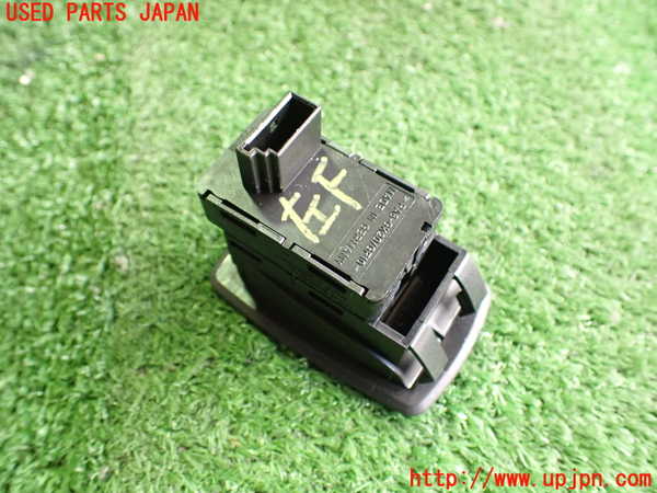 2UPJ-9237686245]BMW 320i ツーリング(US20)左前パワーウィンドウスイッチ 中古_2