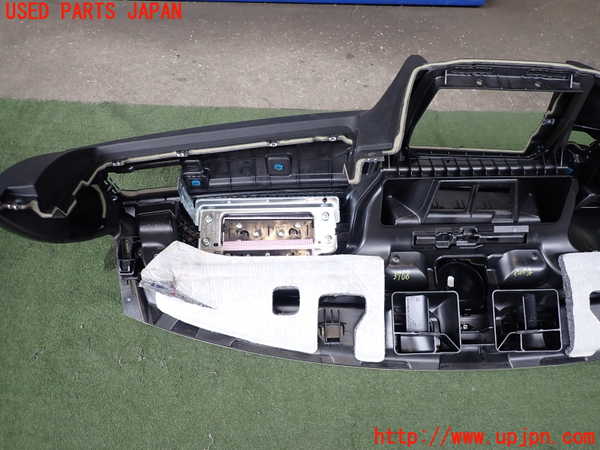 2UPJ-9237687505]BMW 320i ツーリング(US20)ダッシュボード 中古_5