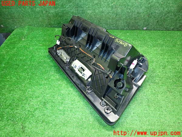 2UPJ-9237687516]BMW 320i ツーリング(US20)グローブボックス1 中古_2