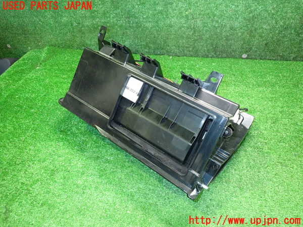 2UPJ-9237687516]BMW 320i ツーリング(US20)グローブボックス1 中古_3