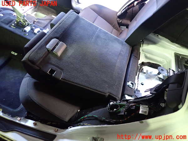 2UPJ-9237687385]BMW 320i ツーリング(US20)リアシート 中古_4