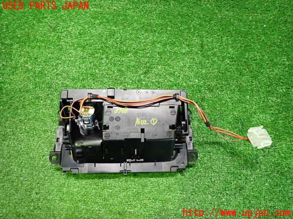 2UPJ-9237687821]BMW 320i ツーリング(US20)灰皿1 中古_3