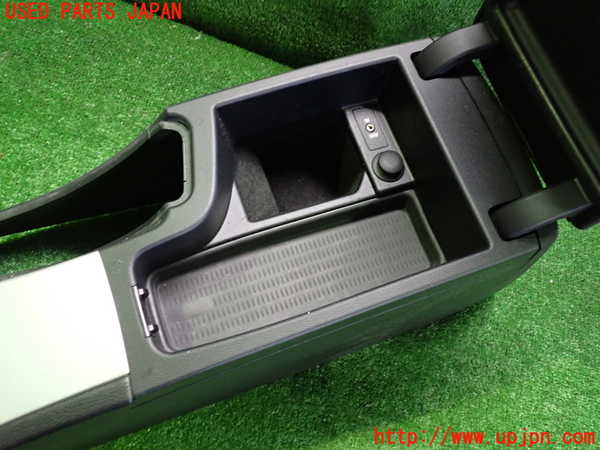 2UPJ-9237687540]BMW 320i ツーリング(US20)センターコンソール 中古_5