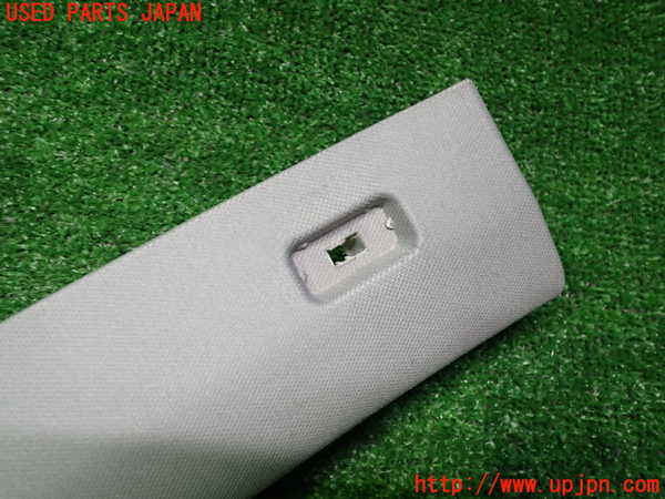 2UPJ-9237687655]BMW 320i ツーリング(US20)右フロントピラートリム 中古_2