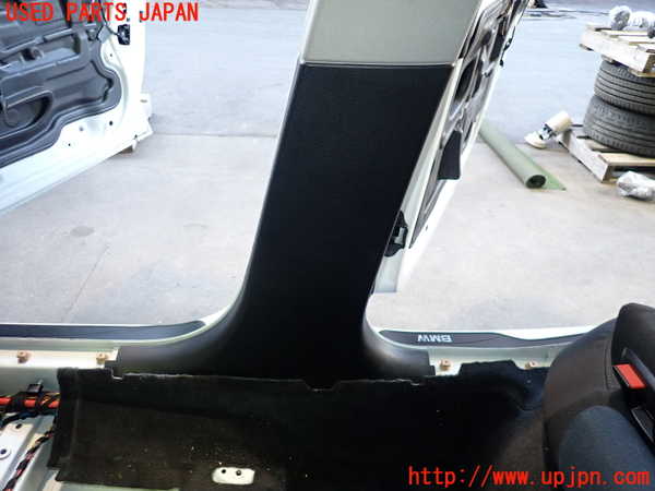 2UPJ-9237687665]BMW 320i ツーリング(US20)右センターピラートリム 中古_2