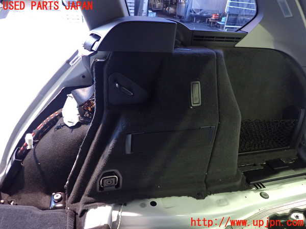 2UPJ-9237687675]BMW 320i ツーリング(US20)右リアピラートリム 中古_2