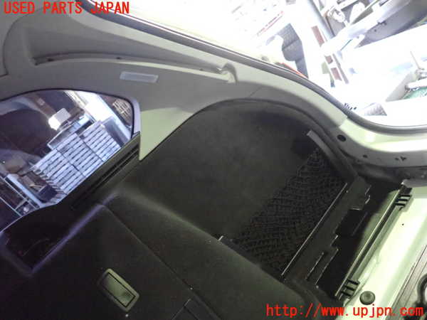 2UPJ-9237687675]BMW 320i ツーリング(US20)右リアピラートリム 中古_3