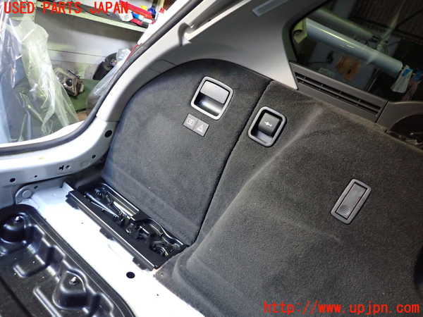 2UPJ-9237687680]BMW 320i ツーリング(US20)左リアピラートリム 中古_3