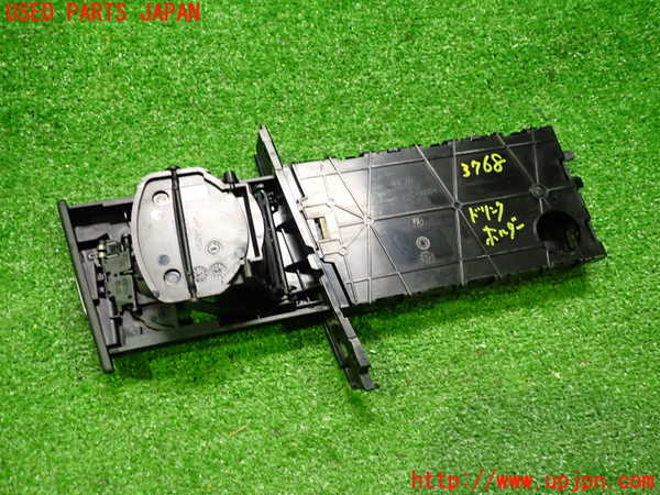 2UPJ-9237687810]BMW 320i ツーリング(US20)ドリンクホルダー (ジャンク品) 中古_3