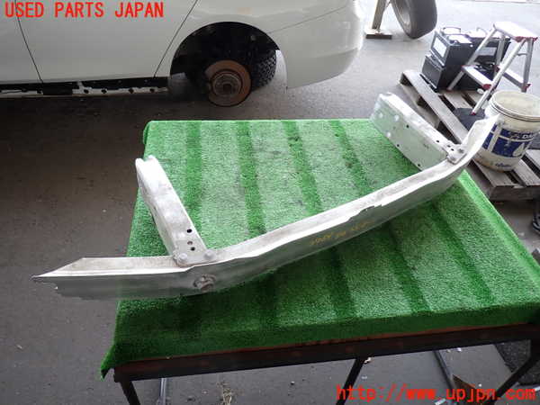 2UPJ-9237691014]BMW アクティブハイブリッド3(AH3)(3F30)フロントバンパーホースメント 中古 (F30)_2