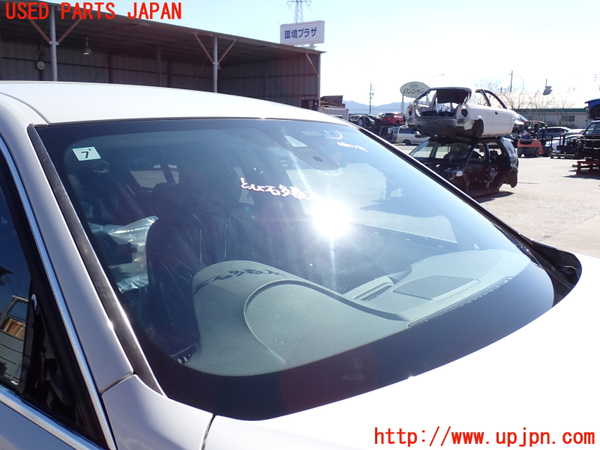 2UPJ-9237691195]BMW アクティブハイブリッド3(AH3)(3F30)フロントガラス (43R-001586) 中古 (F30)_2