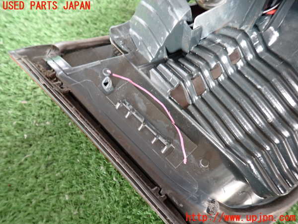 2UPJ-9237691550]BMW アクティブハイブリッド3(AH3)(3F30)右リアフィニッシャー (ジャンク品) 中古 (F30)_2