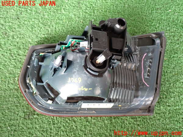 2UPJ-9237691552]BMW アクティブハイブリッド3(AH3)(3F30)左リアフィニッシャー (ジャンク品) 中古 (F30)_4