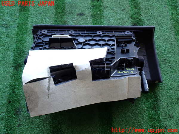 2UPJ-9237697516]BMW アクティブハイブリッド3(AH3)(3F30)グローブボックス1 中古 (F30)_4
