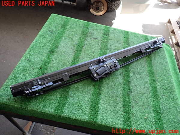 2UPJ-9237697790]BMW アクティブハイブリッド3(AH3)(3F30)リアサンシェード 中古 (F30)_3