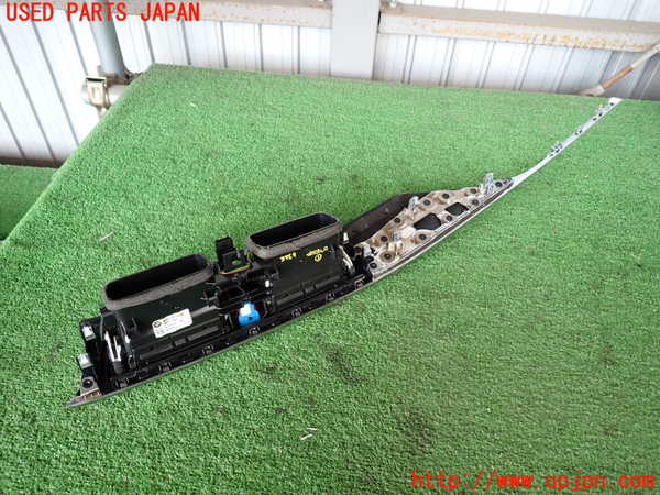 2UPJ-9237697526]BMW アクティブハイブリッド3(AH3)(3F30)エアコン吹き出し口1 (真中) 中古 (F30)_4