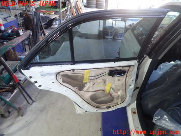 1UPJ-9237701320]アルテッツァ(GXE10)左後ドア 中古 ASAHI M3Yb 43R-003021_4
