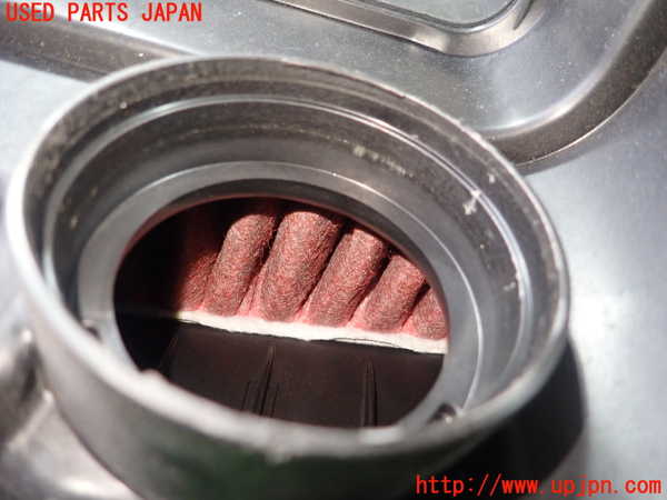 1UPJ-9237702560]アルテッツァ(GXE10)エアクリーナーボックス 中古_3
