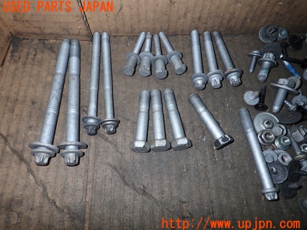 3UPJ=9237710720]BMW X1 xDrive 20i xライン(VL20 E84)後期 ネジ・ナット・ステー類 セット ジャンク_2