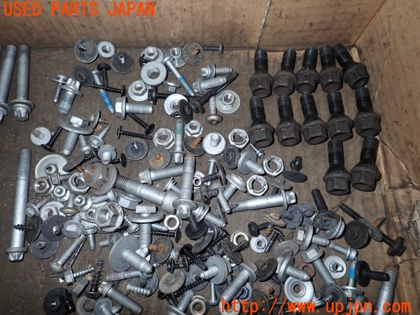 3UPJ=9237710720]BMW X1 xDrive 20i xライン(VL20 E84)後期 ネジ・ナット・ステー類 セット ジャンク_3