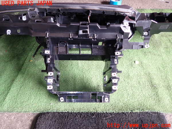 1UPJ-9237717505]BMW X1(VL20 E84)ダッシュボード 中古_4