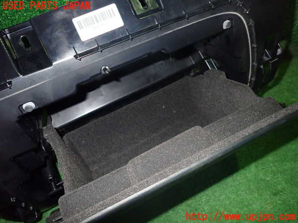 1UPJ-9237717516]BMW X1(VL20 E84)グローブボックス1 中古_4