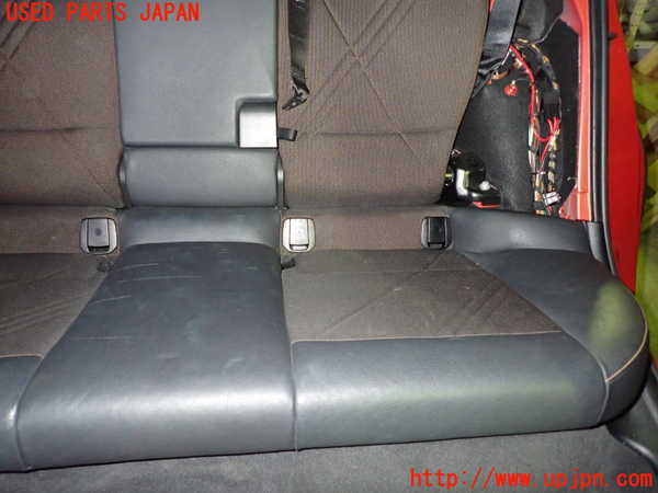 1UPJ-9237717385]BMW X1(VL20 E84)リアシート 中古_3