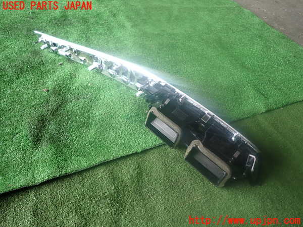 1UPJ-9237717526]BMW X1(VL20 E84)エアコン吹き出し口1  (真中) 中古_4