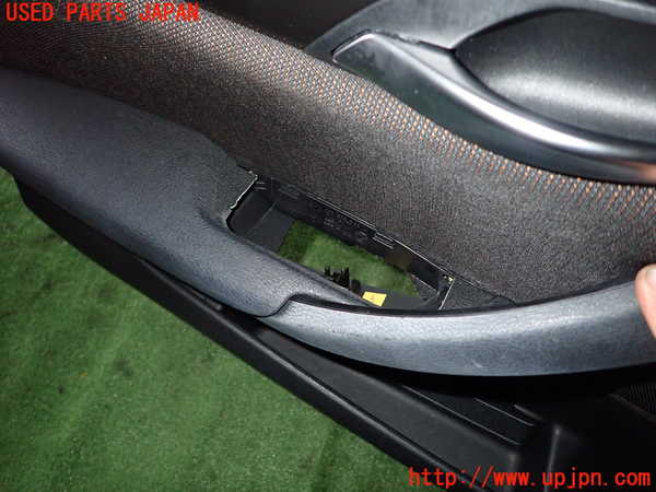 1UPJ-9237711264]BMW X1(VL20 E84)左前ドア内張り 中古_3