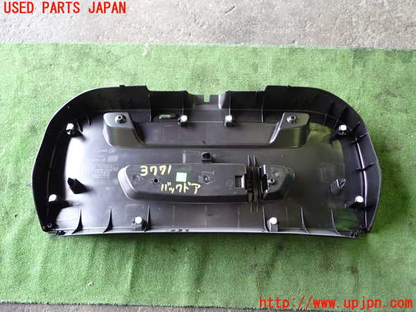 1UPJ-9237711578]BMW X1(VL20 E84)バックドア内張り 中古_5