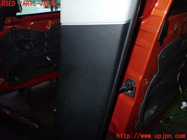 1UPJ-9237717665]BMW X1(VL20 E84)右センターピラートリム 中古_3